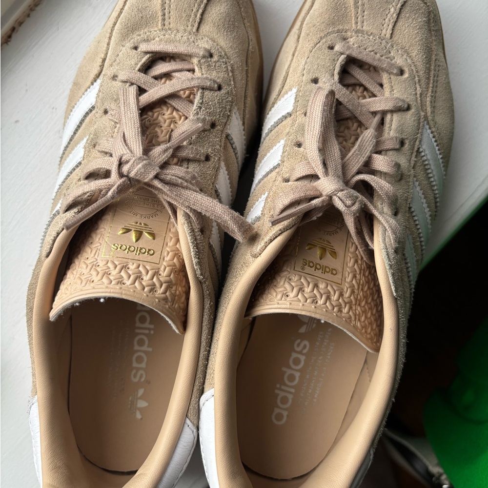 Adidas Gazelle Beige Suede Sneakers Sz. 9
